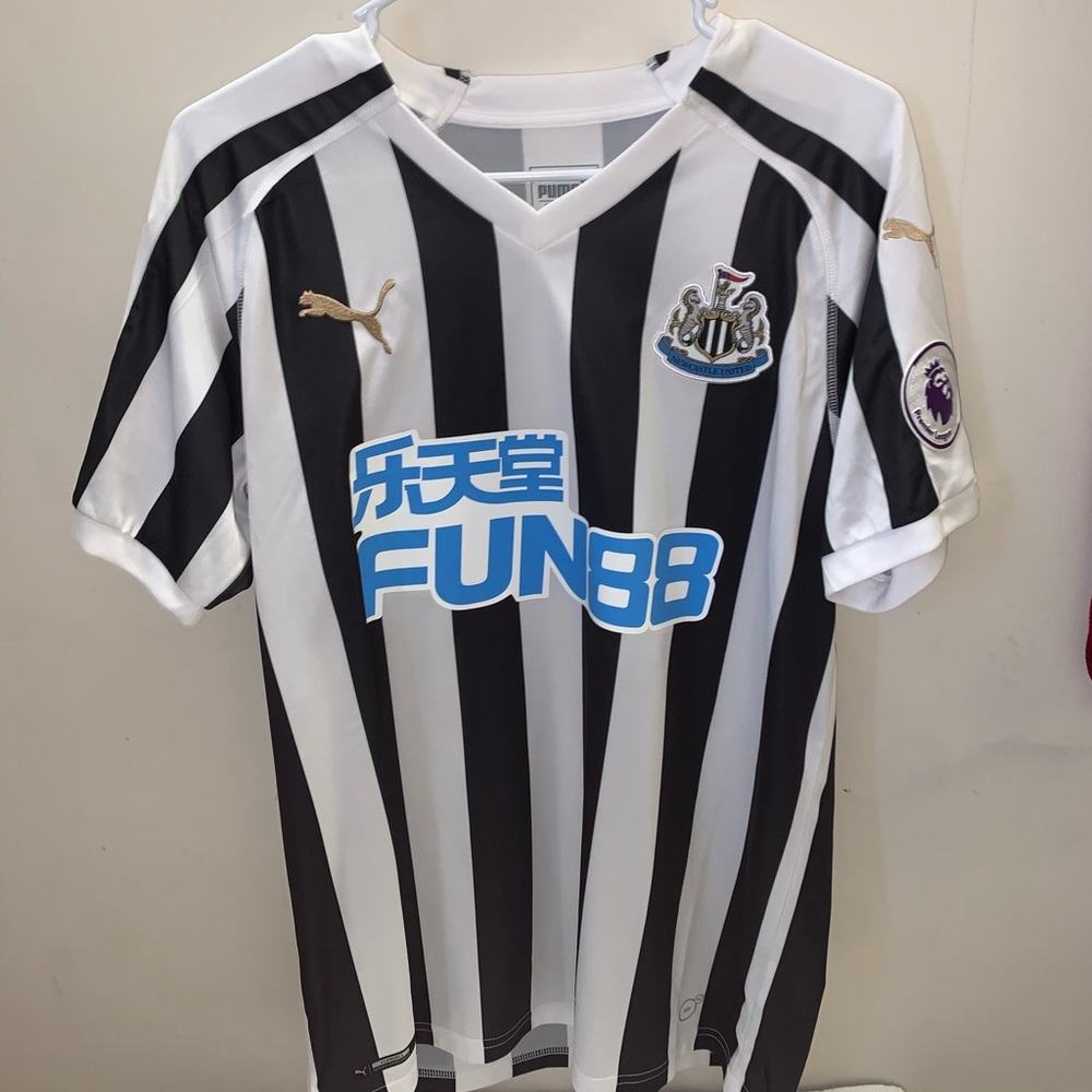 OFFICIAL Newcastle United Home Kit 2018/2019